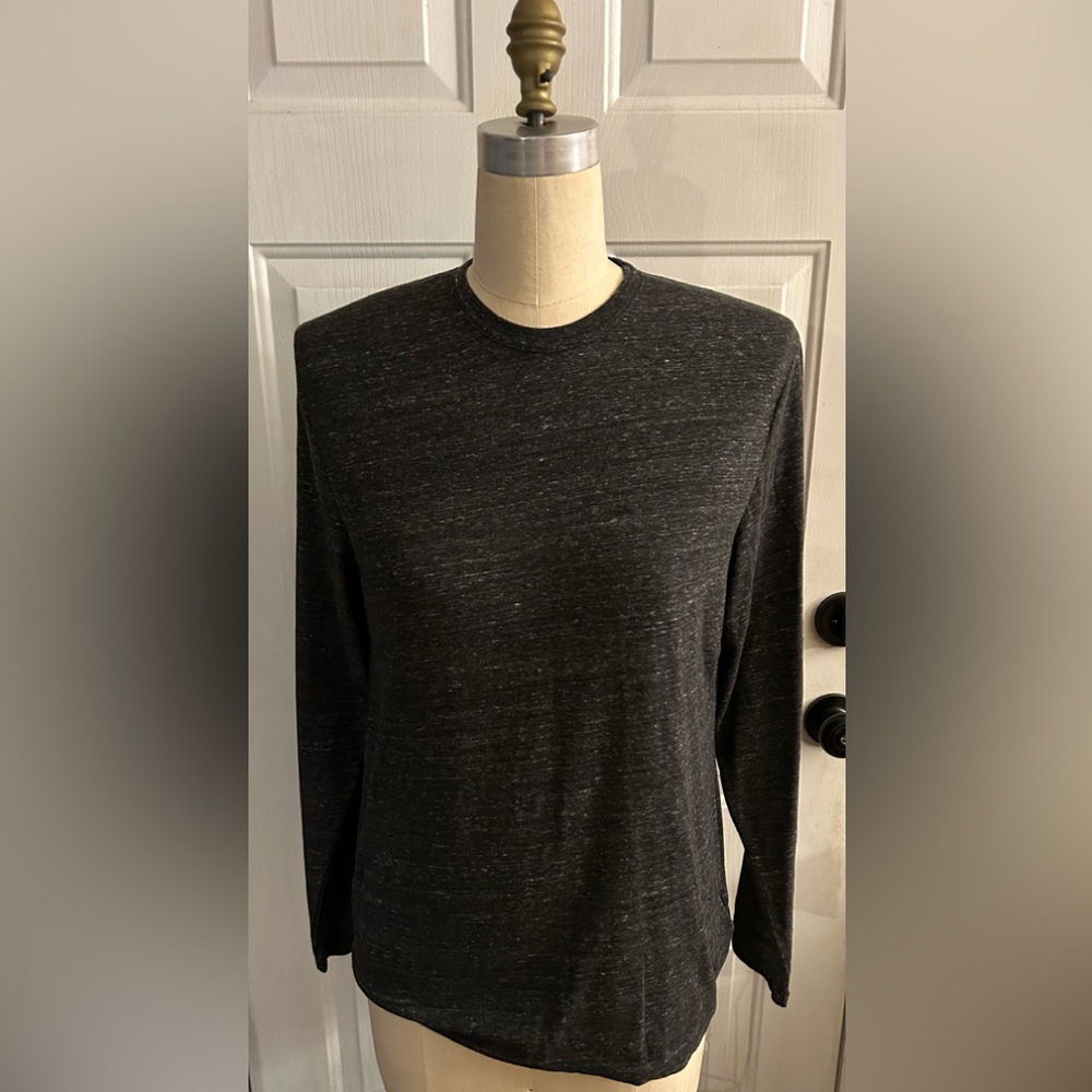 Old Navy men’s long sleeve tee shirt